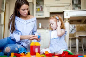 Les questions à poser lors d’un entretien avec une garde d’enfants à domicile