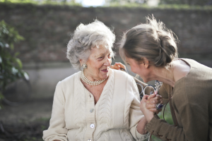 Quand faire appel à une aide à domicile pour une personne âgée ?